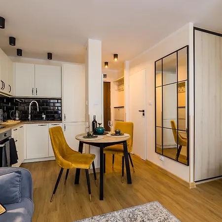 Shortstaypoland Chlodna B168 Warsaw Exterior photo